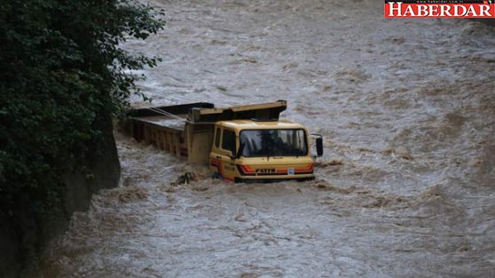 Rize’de şiddetli yağış: Ev çöktü... 1 ölü, 1 yaralı