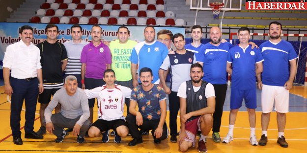 Birimler Arası Voleybol Turnuvası Devam Ediyor