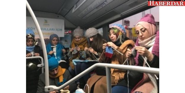 Metrobüste 3 Saat Boyunca Örgü Ördüler