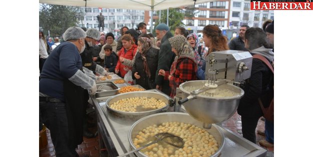 Çatalca Belediyesi Regaip Kandilinde şehitlerimiz için lokma dağıttı