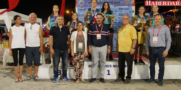 Büyükçekmece'de Beach Volley rüzgarı esti