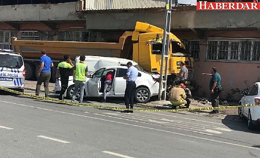 Başakşehir'de hafriyat kamyonu dehşeti!