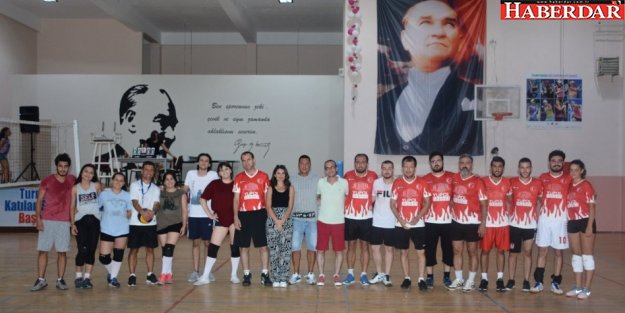 Spor Tutkunlarının Heyecanla Beklediği Voleybol Turnuvası Başladı