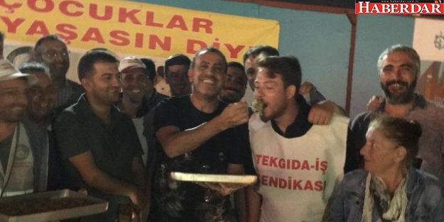 Haluk Levent'ten işçilere baklavalı destek