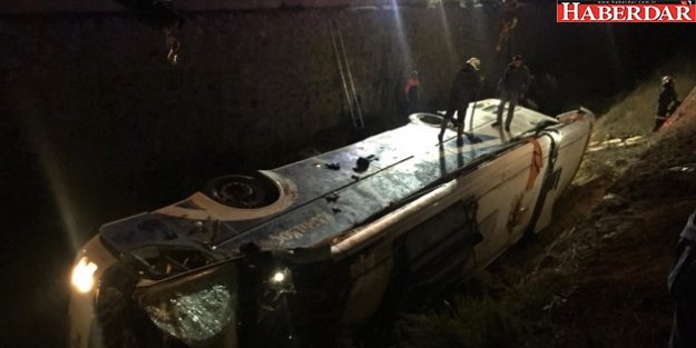 Afyonkarahisar'da Otobüs Su Kanalına Devrildi: 8 Ölü, 28 Yaralı