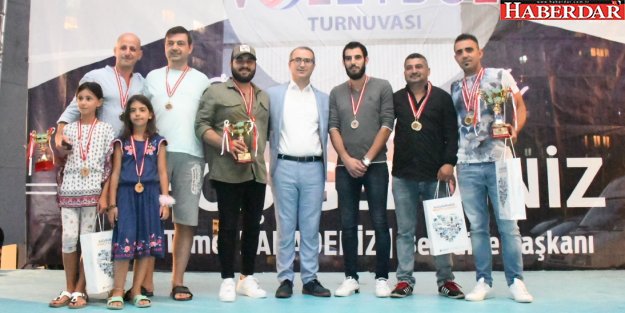 ATAKENT PLAJ VOLEYBOL TURNUVASI SONA ERDİ