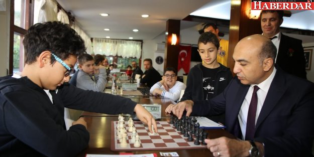 Satranç turnuvasını Adar Tarhan kazandı