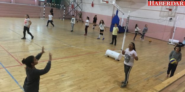 Çatalca Belediyesi Karate ve Voleybol Kursları Başladı