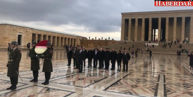 Ekrem İmamoğlu'ndan Anıtkabir'e ziyaret