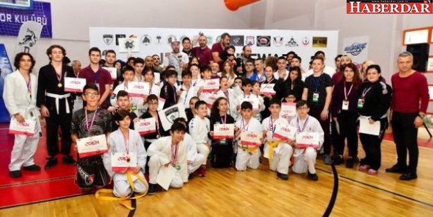 Jujitsu Newaza Açık Kulüpler Turnuvası Beylikdüzü'nde Yapıldı