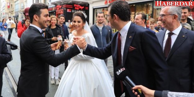 Ekrem İmamoğlu tören sonrası İstiklal'de yürüdü