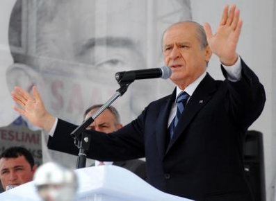 Bahçeli'den Ak Parti'ye sert eleştiri