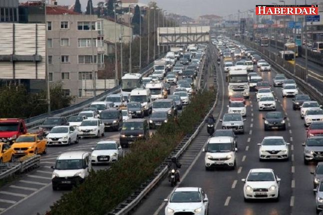 Okullar açıldı, İstanbul'da trafik yoğunluğu yaşandı!