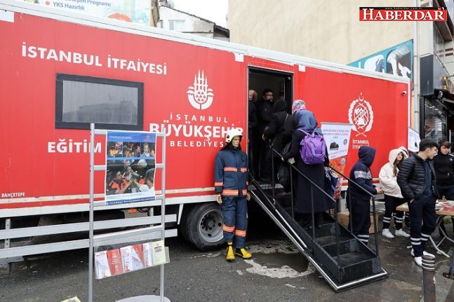 Yangın TIR'ı yollara düştü