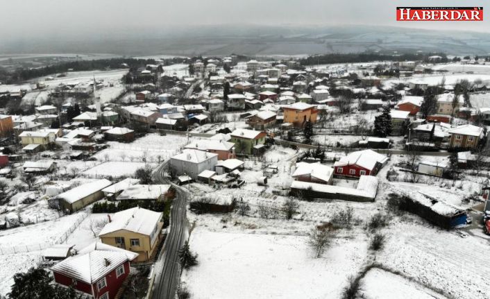 İstanbul'un Silivri ve Çatalca ilçelerinde kar yağışı etkili olmaya başladı.