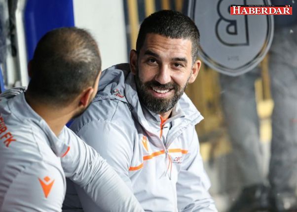 Galatasaray'da taraftar Arda Turan'ı hala istemiyor