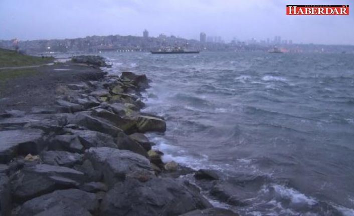 İstanbul'da fırtına etkili oluyor