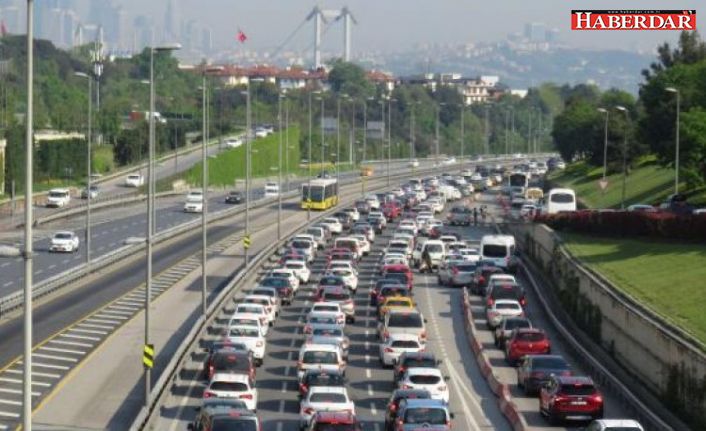 Böyle giderse ikinci dalga kaçınılmaz! Köprüde trafik yoğunluğu