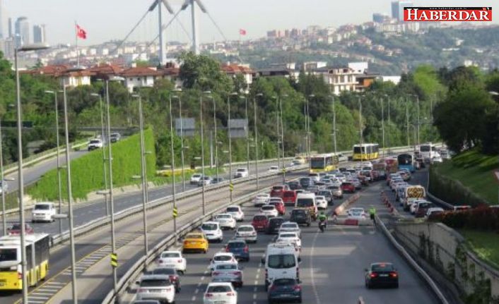 İstanbul'da köprülerdeki trafik yoğunluğu bugün de yaşandı