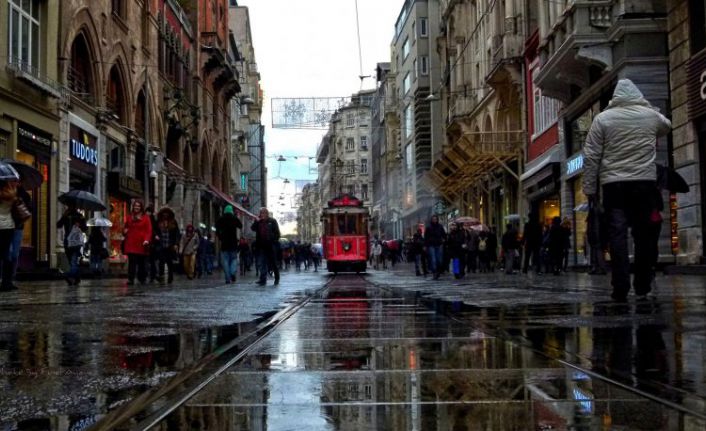 İstanbul dahil çok sayıda ile kuvvetli yağış ve fırtına uyarısı