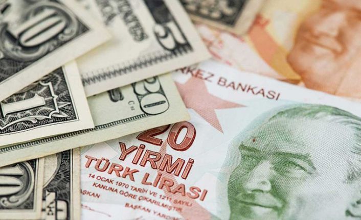 Türk Lirası eriyor... Dolar 8 TL'yi gördü!