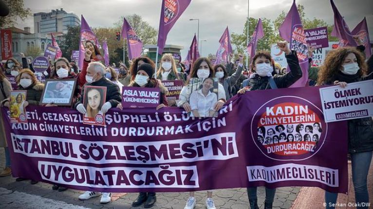 Kadınlar cinayetleri durdurmak için sokağa çıktı