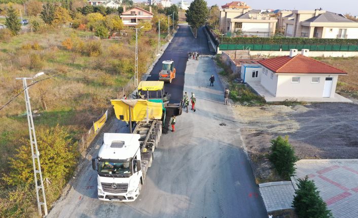 BEYLİKDÜZÜ'NDE ASFALT ÇALIŞMASI SÜRÜYOR