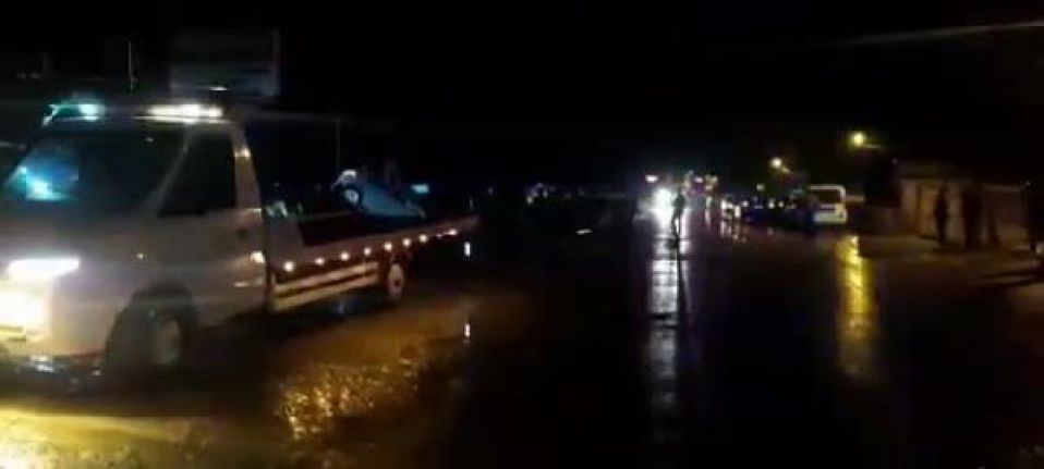 Çatalca'da kopan kamyonetin kapağı otomobile çarptı: 1 ölü