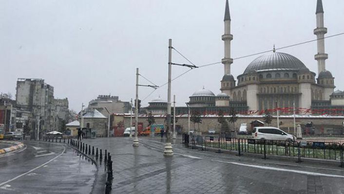 İstanbul'da bazı yollar trafiğe kapatıldı