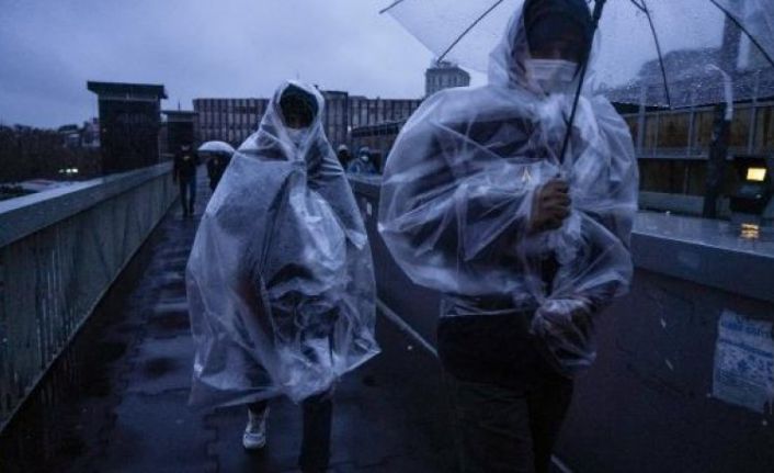 İstanbul'da sağanak etkili oluyor