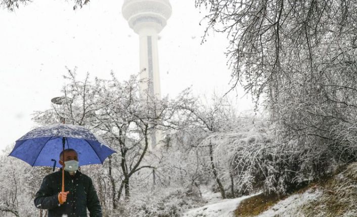 İstanbul’da kar yağışı akşam saatlerinde etkili oldu