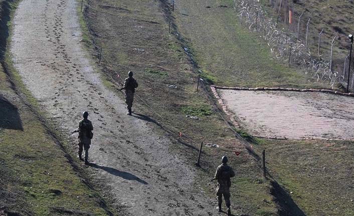 Milli Savunma Bakanlığı: Suriye sınırında aralarında DEAŞ mensubu 6 kişi yakalandı