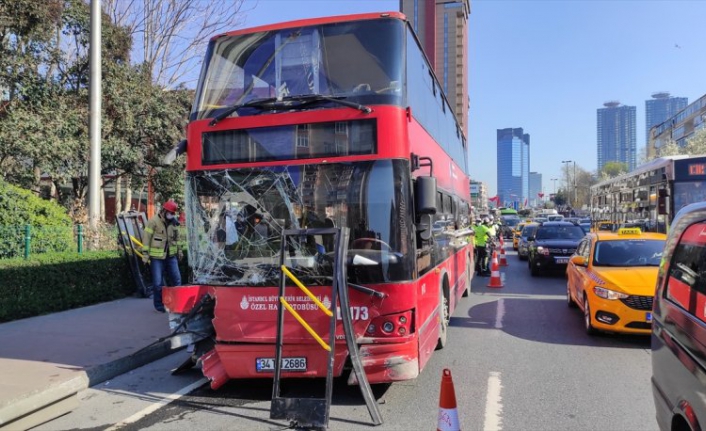 İETT otobüsü kaza yaptı: 1 ölü, 1 yaralı