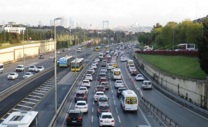 82 saatlik kısıtlama sonrası İstanbul'da trafik yoğunluğu