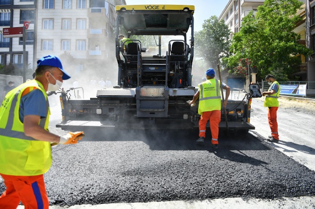 BEYLİKDÜZÜ’NDE ASFALTLAMA ÇALIŞMALARI HIZLANDI