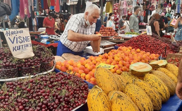 Bayramda sokaklar sessizliğe büründü! Alışveriş artık gramla