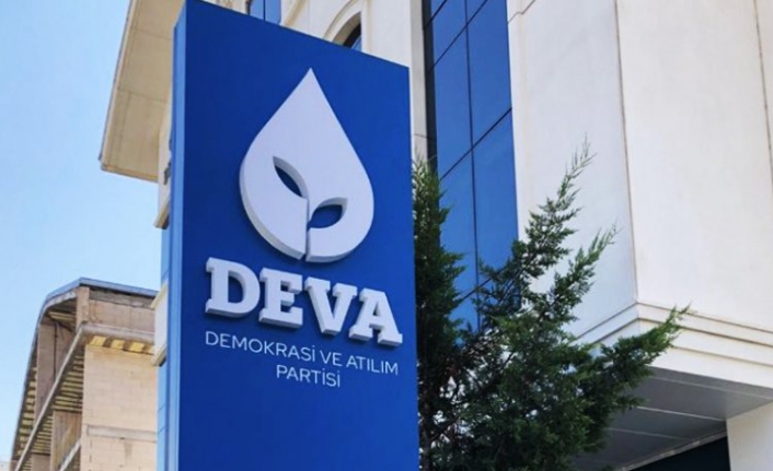 DEVA Partisi kurucu üyesi siyaseti bıraktı!