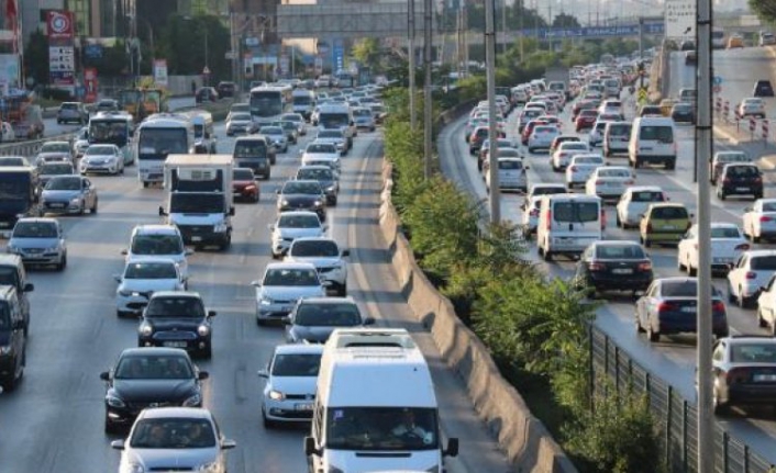 İstanbul'da trafik yoğunluğu yaşanıyor