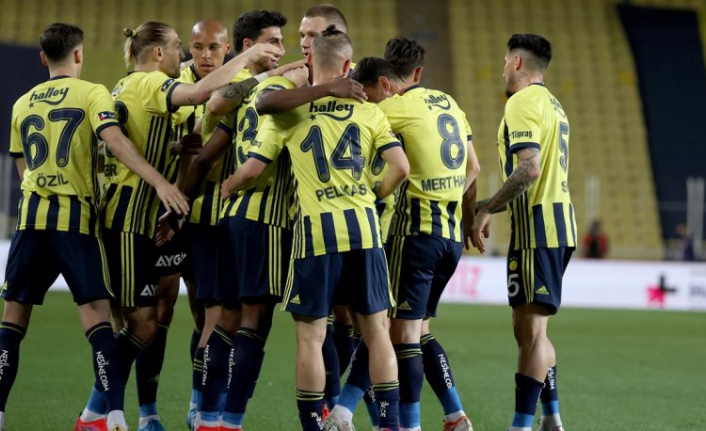 Fenerbahçe 12 sezon sonra ilk peşinde