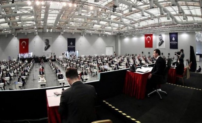 İBB Meclisi'nde AKP'li üyeler 'Geldikleri gibi giderler' sözünden rahatsız oldu