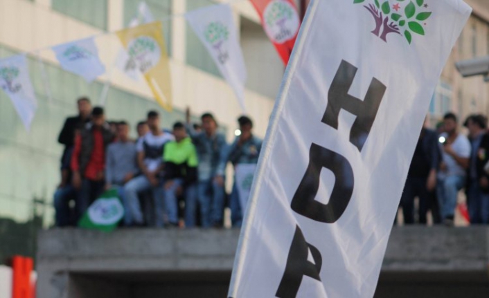 HDP 'üçüncü yol' için harekete geçti!