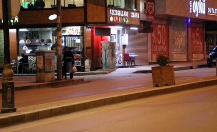 Van'da yurttaşlar geceyi sokakta geçirdi, artçı sarsıntılar devam etti
