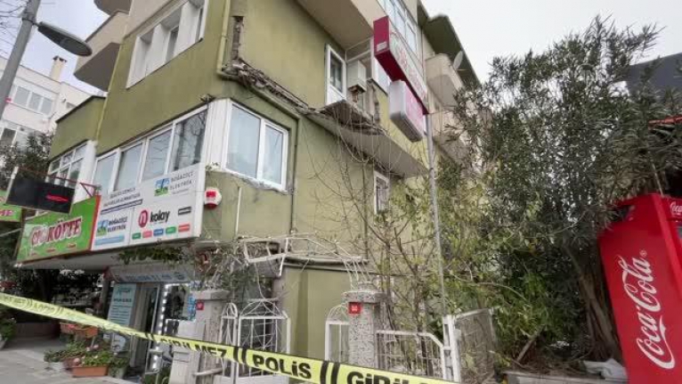 Avcılar'da balkonun çökmesi sonucu bir kişi yaralandı