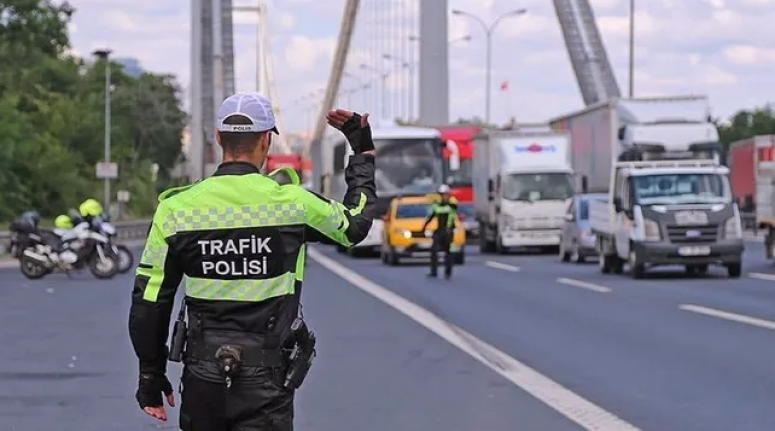 Trafiğe çıkacaklar dikkat: İstanbul'da bugün bu yollar kapalı