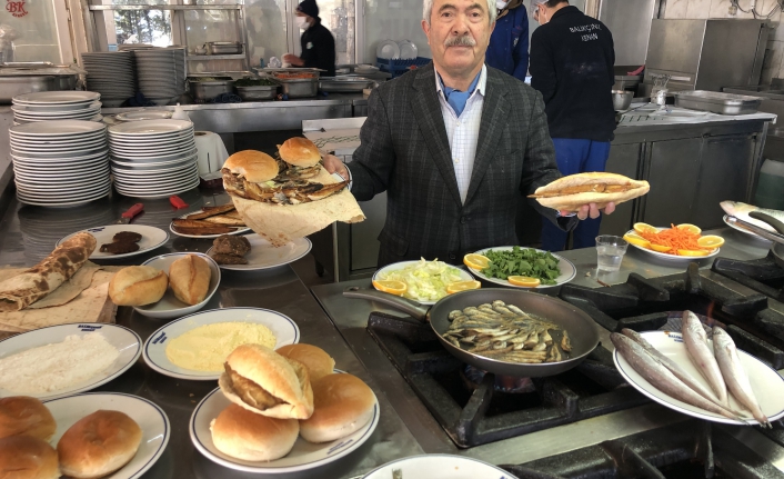 BALIĞI İSTER HAMBURGER, İSTER DÜRÜM YE!