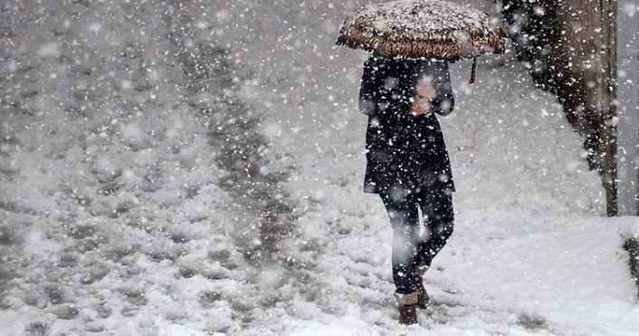 Kar yağışı İstanbul'a geri dönüyor! Meteoroloji’den uyarı