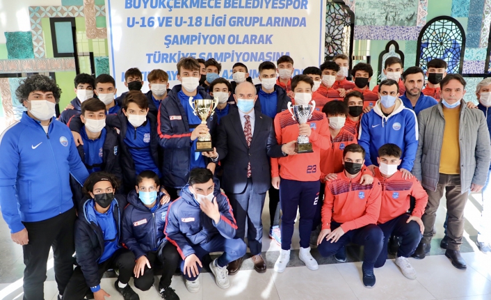 Büyükçekmece Belediyespor U16 ve U18 takımları ilçenin gururu oldu