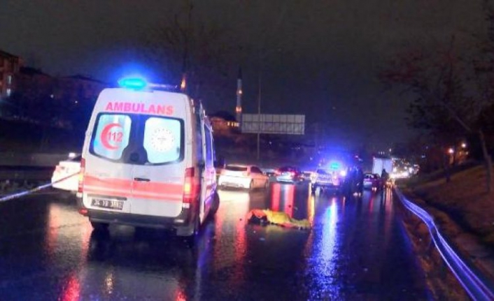 Esenyurt'ta köprüden atlayan kişinin üzerinden 5 araç geçti, hayatını kaybetti