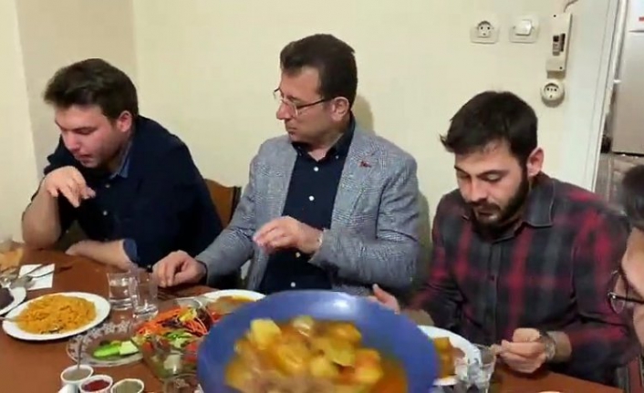 İmamoğlu, öğrenci evinde iftar yaptı: '30 yere başvurmuştum burs çıkmadı; ilk defa İBB'den aldım'