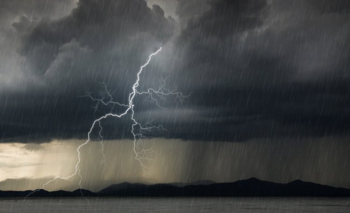 Meteoroloji'den İstanbul ve Ankara dahil birçok il için kuvvetli sağanak uyarısı!